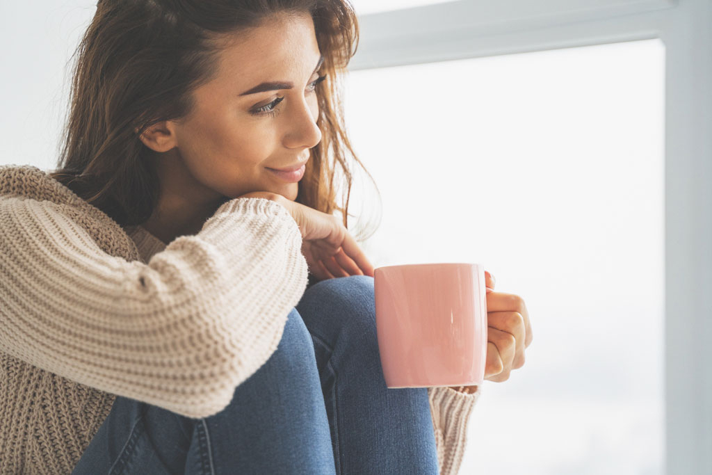 Aleris Hamlet Fertility Women Smiling Drinkng Coffee
